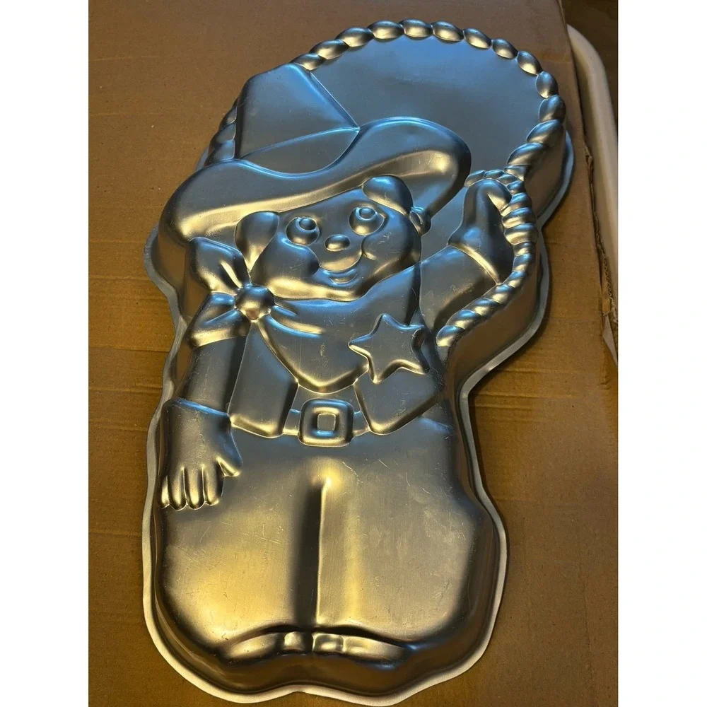 Wilton Cowboy Cake Pan Mold Form Pan Birthday Cake. Rare Year 1981